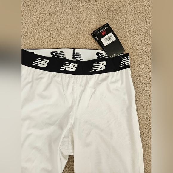 NWTs New Balance Base Tights M - Picture 2 of 3